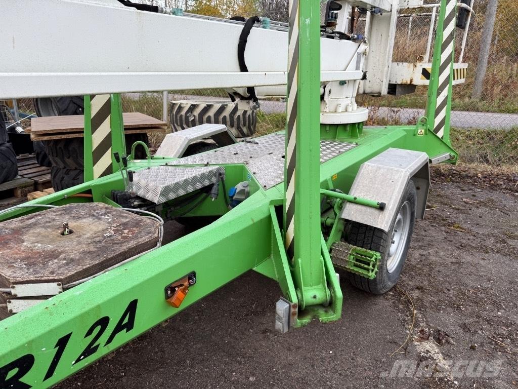 Dexter 12 A 高所作業台付トレーラー
