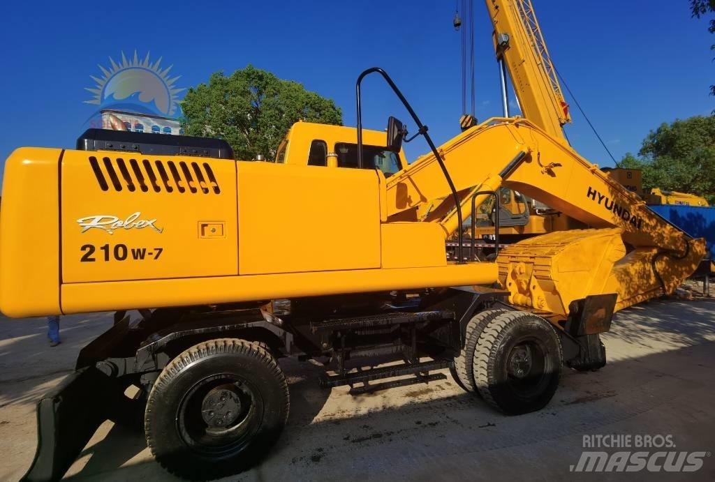 Hyundai R 210W-7 ホイール式油圧ショベル（パワーショベル・ユンボ・バックホー）