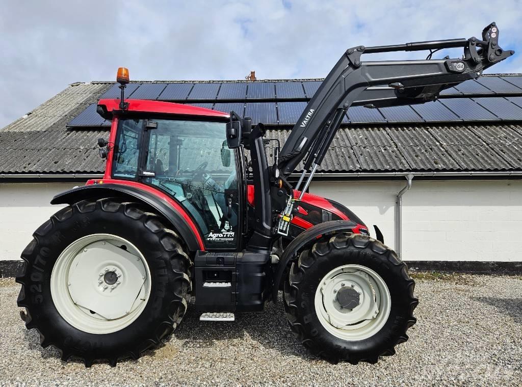 Valtra G 135 Active トラクター