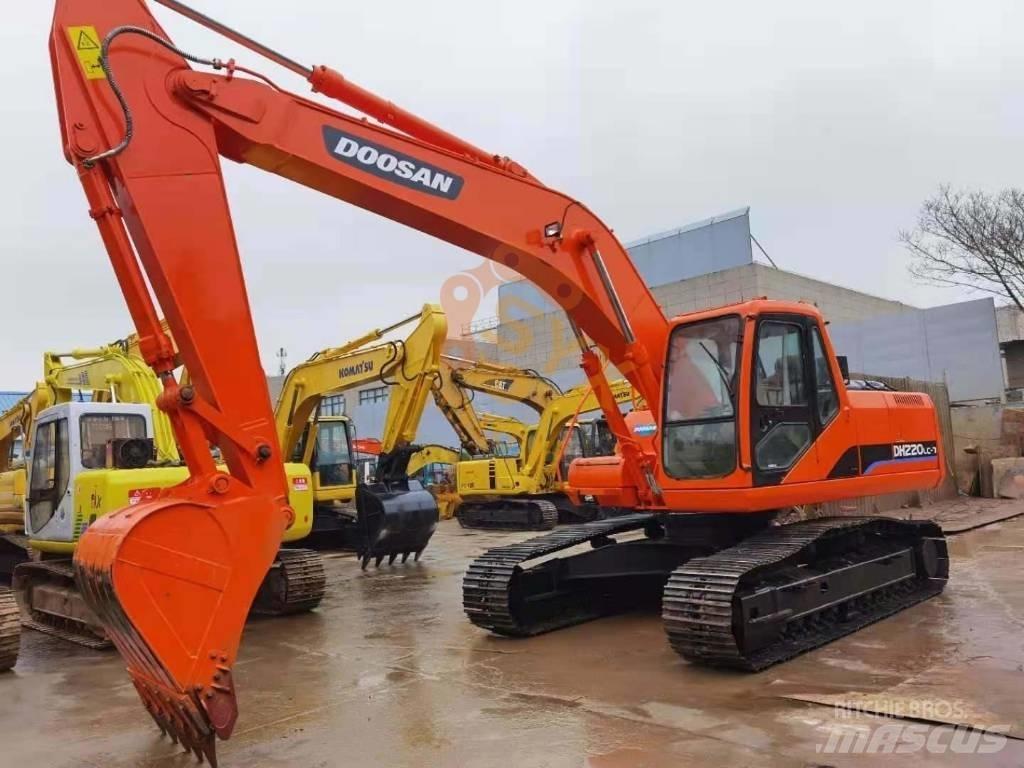 Doosan 220 LC-7 大型油圧ショベル12t以上（パワーショベル・ユンボ）