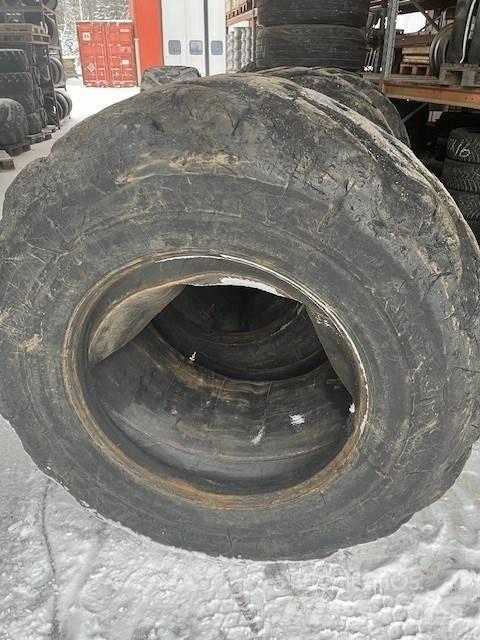 Nokian 710/45-26,5 タイヤ、ホイル、リム