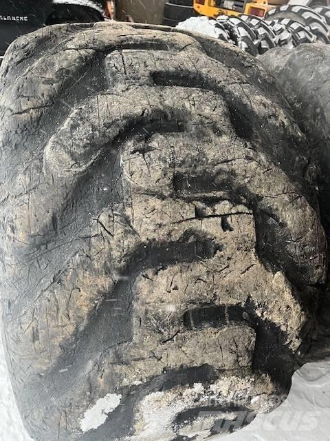 Nokian 710/45-26,5 タイヤ、ホイル、リム