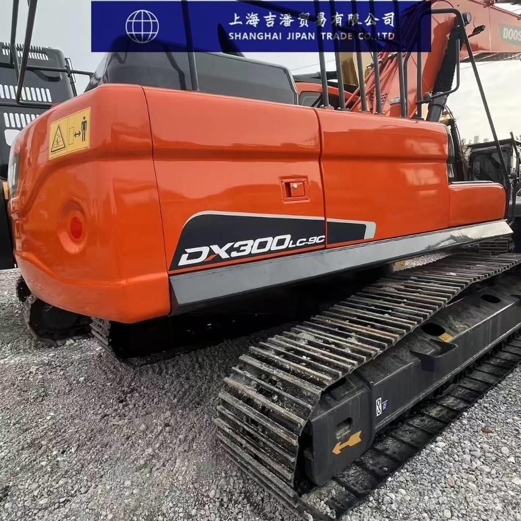 Doosan DX 300 LC 大型油圧ショベル12t以上（パワーショベル・ユンボ）