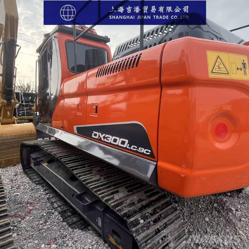 Doosan DX 300 LC 大型油圧ショベル12t以上（パワーショベル・ユンボ）
