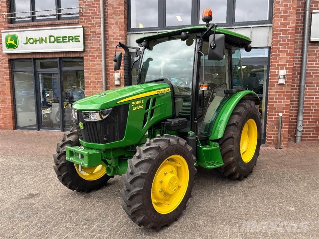 John Deere 5058E トラクター