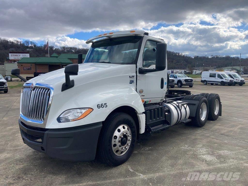 International LT 中古トラクターヘッド | トレーラーヘッド