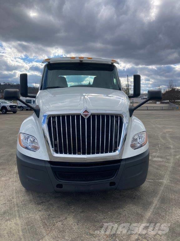 International LT 中古トラクターヘッド | トレーラーヘッド