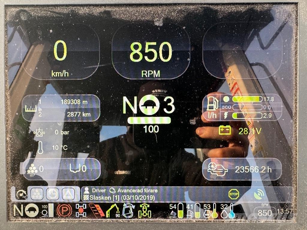 Komatsu 865 フォワーダー