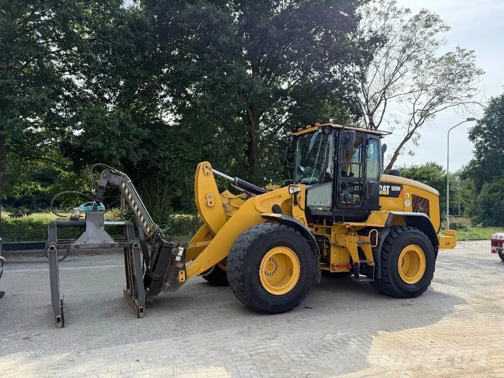CAT 926M 4 Buckets ホイールローダー・タイヤショベル
