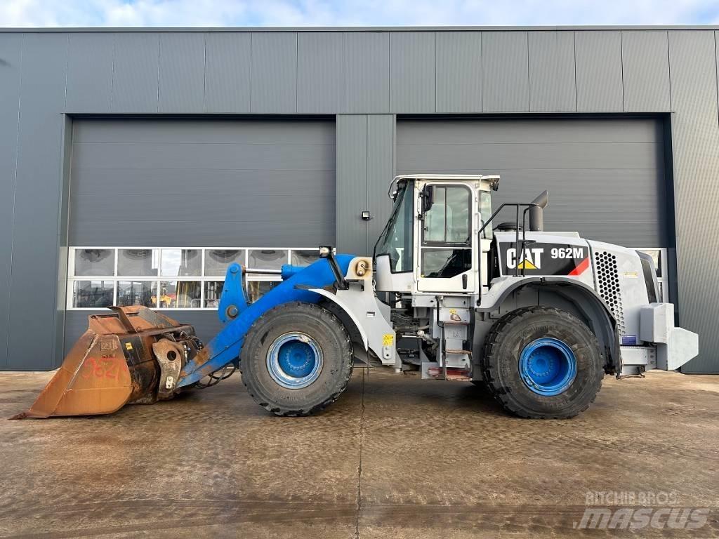 CAT 962 M / **NEW ENGINE** ホイールローダー・タイヤショベル