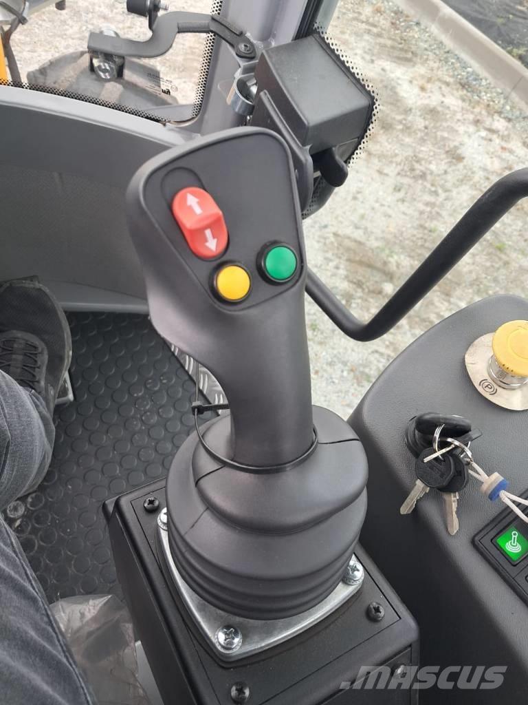 Paus SL 9075 テレスコピックホイールローダー