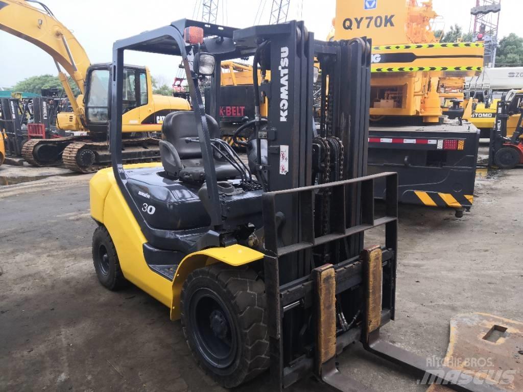 Komatsu 30 ディーゼル・軽油