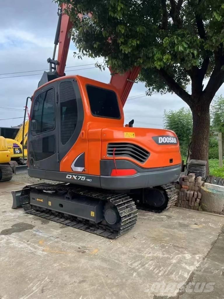Doosan DX75-9C 中型油圧ショベル 7ｔ-12ｔ（ユンボ・パワーショベル・バックホー）