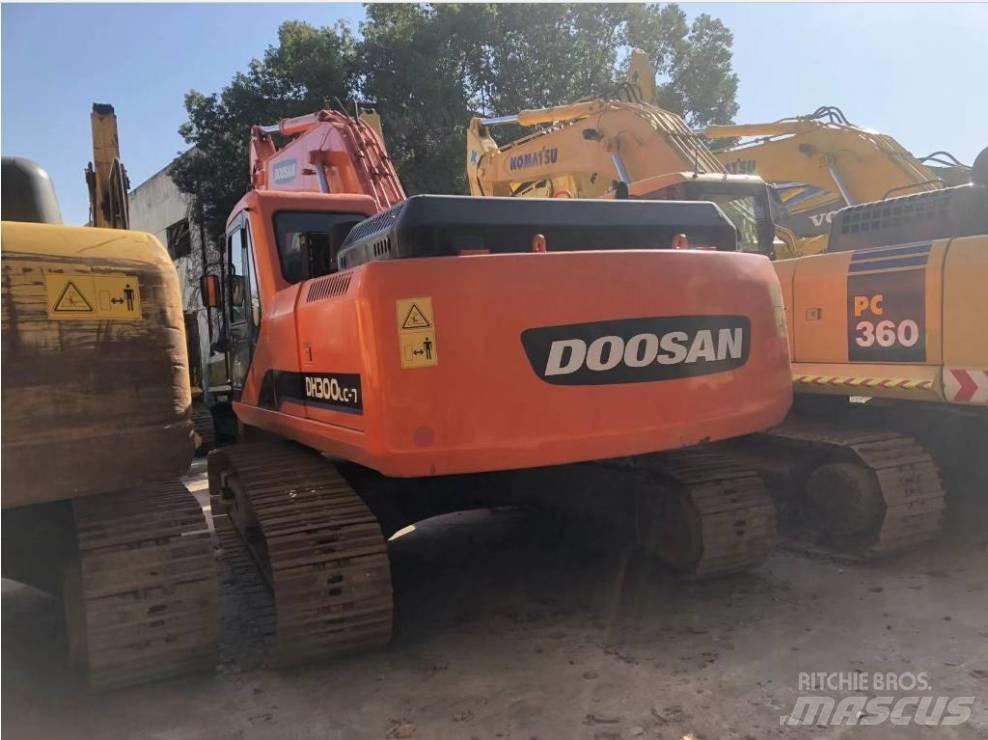 Doosan 225 LC 大型油圧ショベル12t以上（パワーショベル・ユンボ）