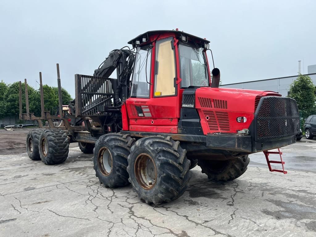 Komatsu 865 フォワーダー
