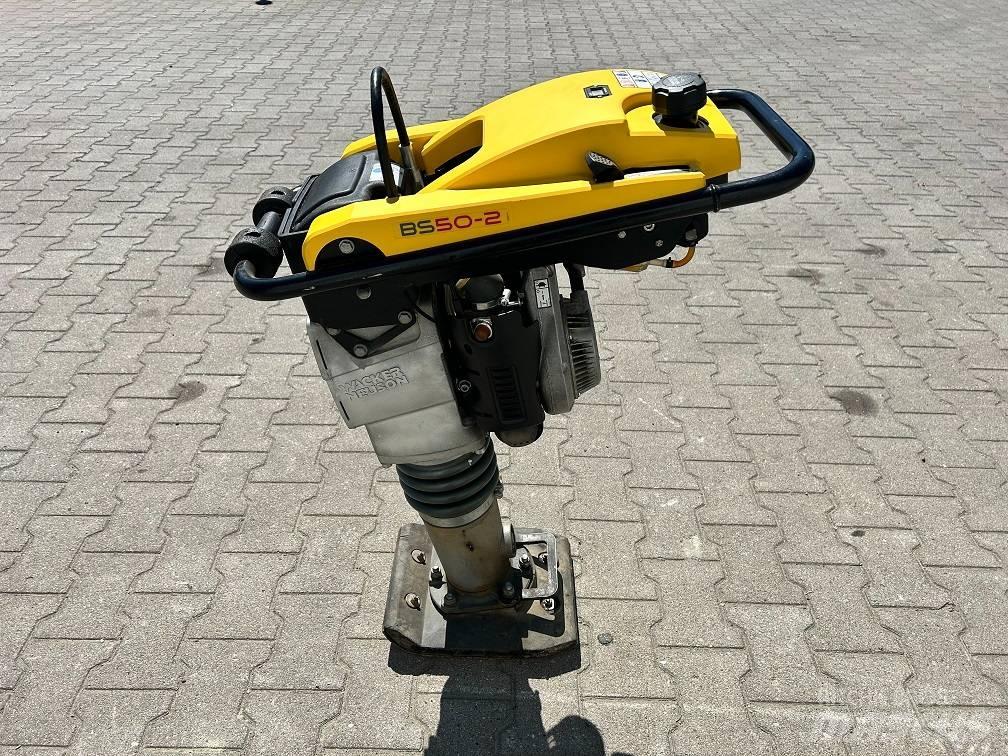 Wacker Neuson BS50-2 タンパ/転圧バイブレータ