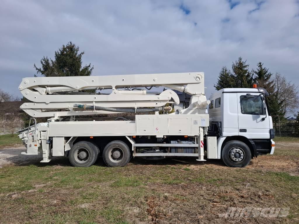 Mercedes-Benz Actros コンクリートポンプ車