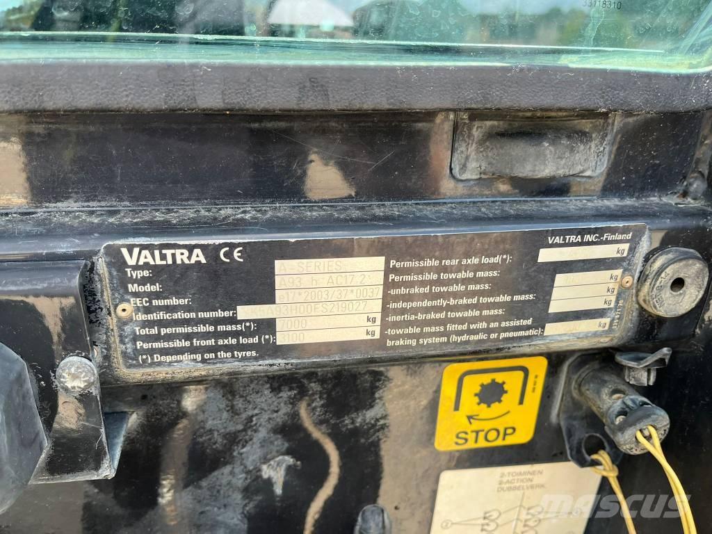 Valtra A 93 トラクター