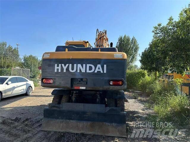 Hyundai 210W ホイール式油圧ショベル（パワーショベル・ユンボ・バックホー）