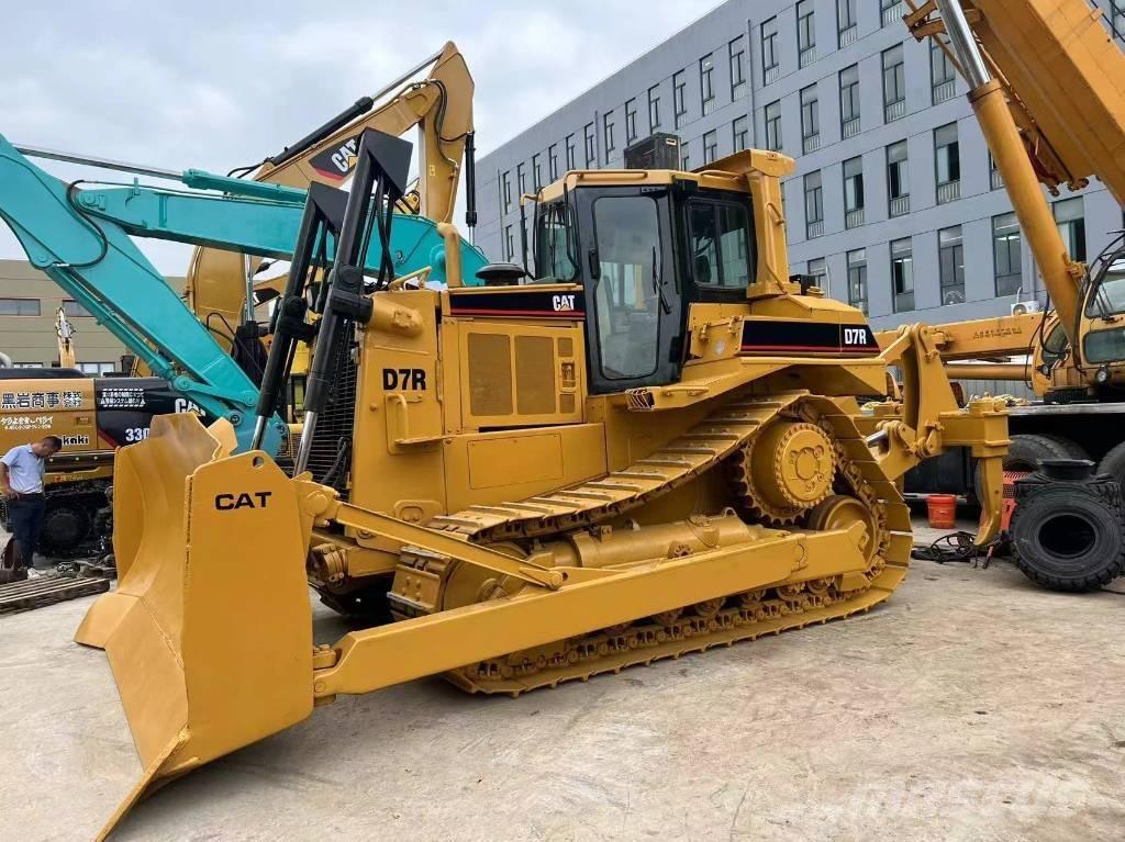 CAT D 7 R ブルドーザー