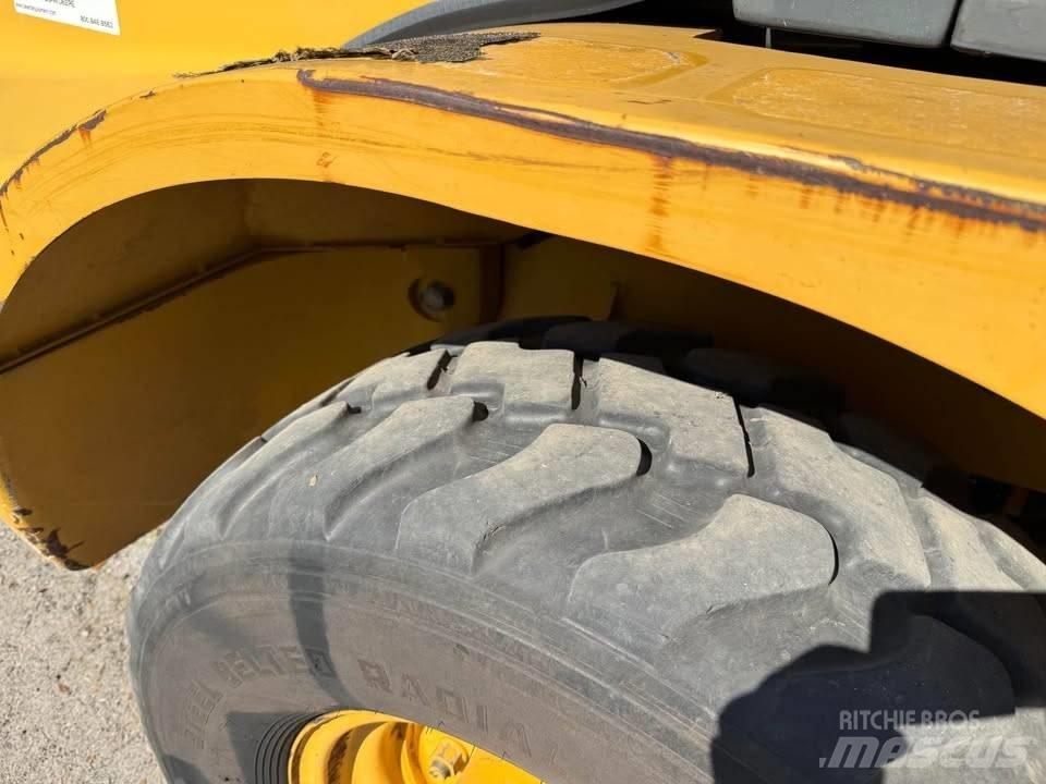 John Deere 244 J ホイールローダー・タイヤショベル