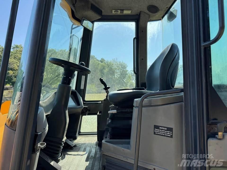John Deere 244 J ホイールローダー・タイヤショベル