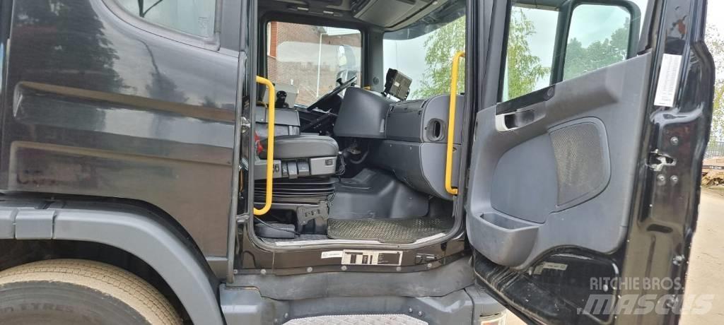 Scania P 340 Gas 塵芥車、パッカー車