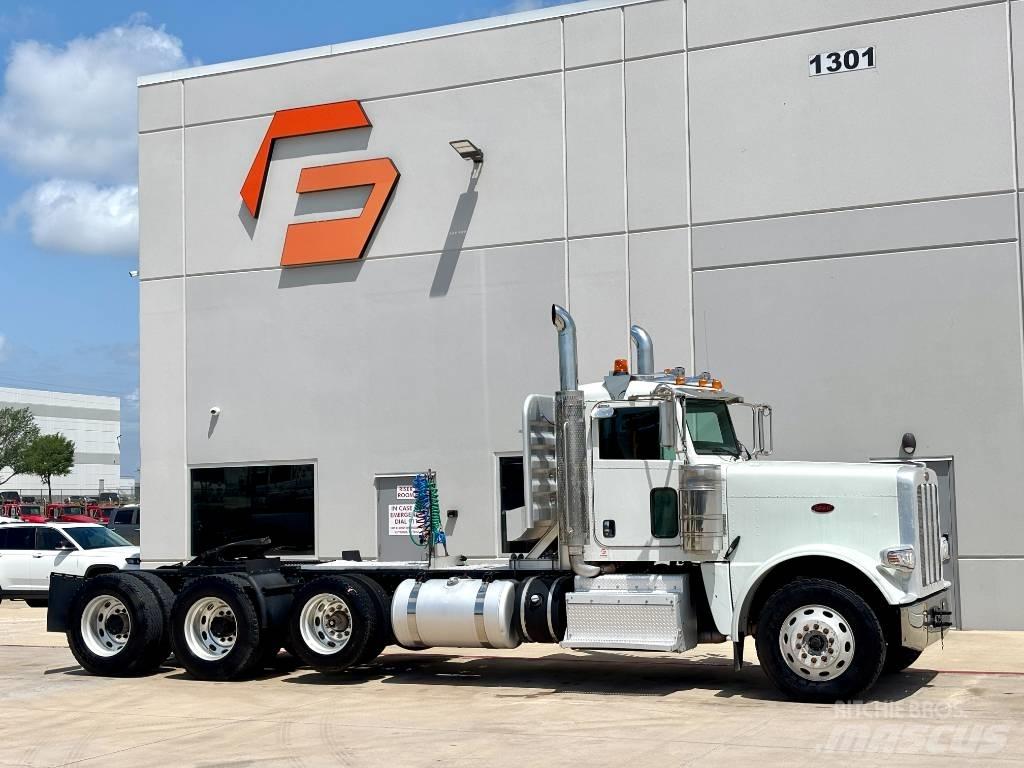 Peterbilt 388 中古トラクターヘッド | トレーラーヘッド