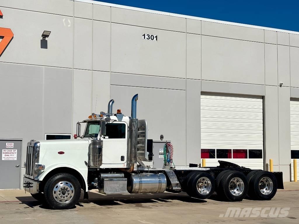 Peterbilt 388 中古トラクターヘッド | トレーラーヘッド