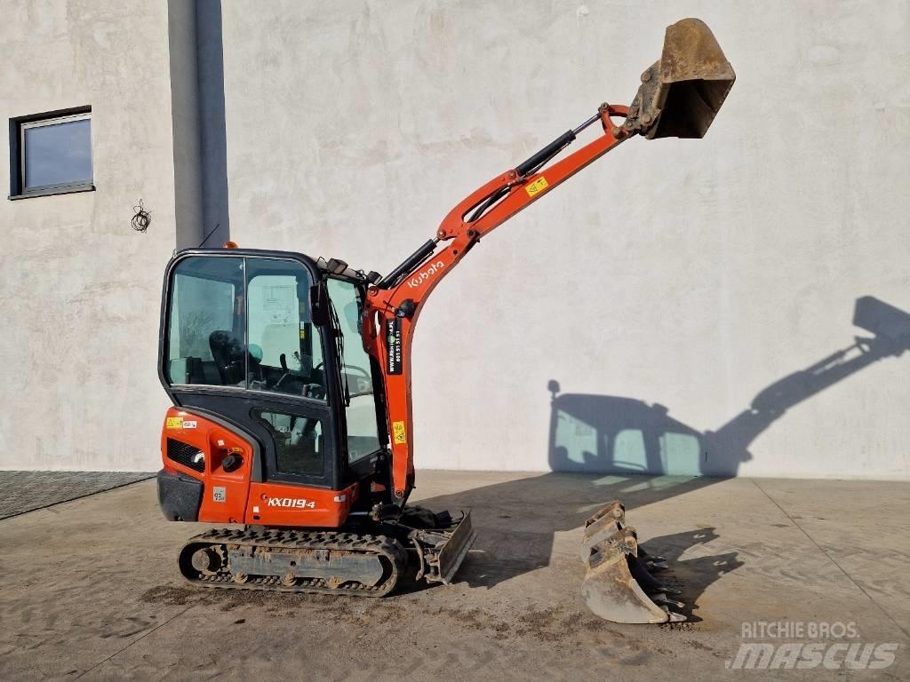 Kubota KX 019-4   P373 ミニ油圧ショベル 7t以下（ミニユンボ・ミニディガー）