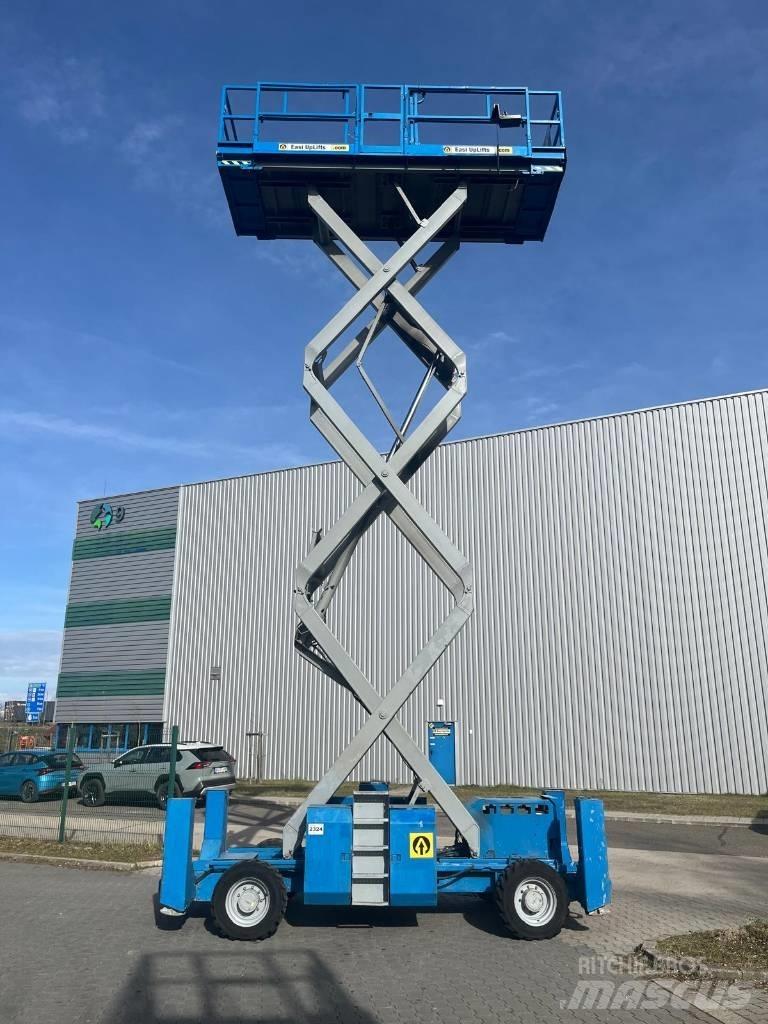 Genie GS 3384 RT シザースリフト