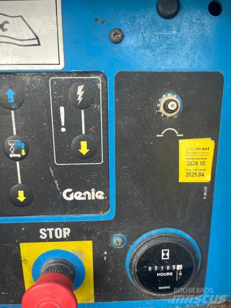 Genie GS 3384 RT シザースリフト