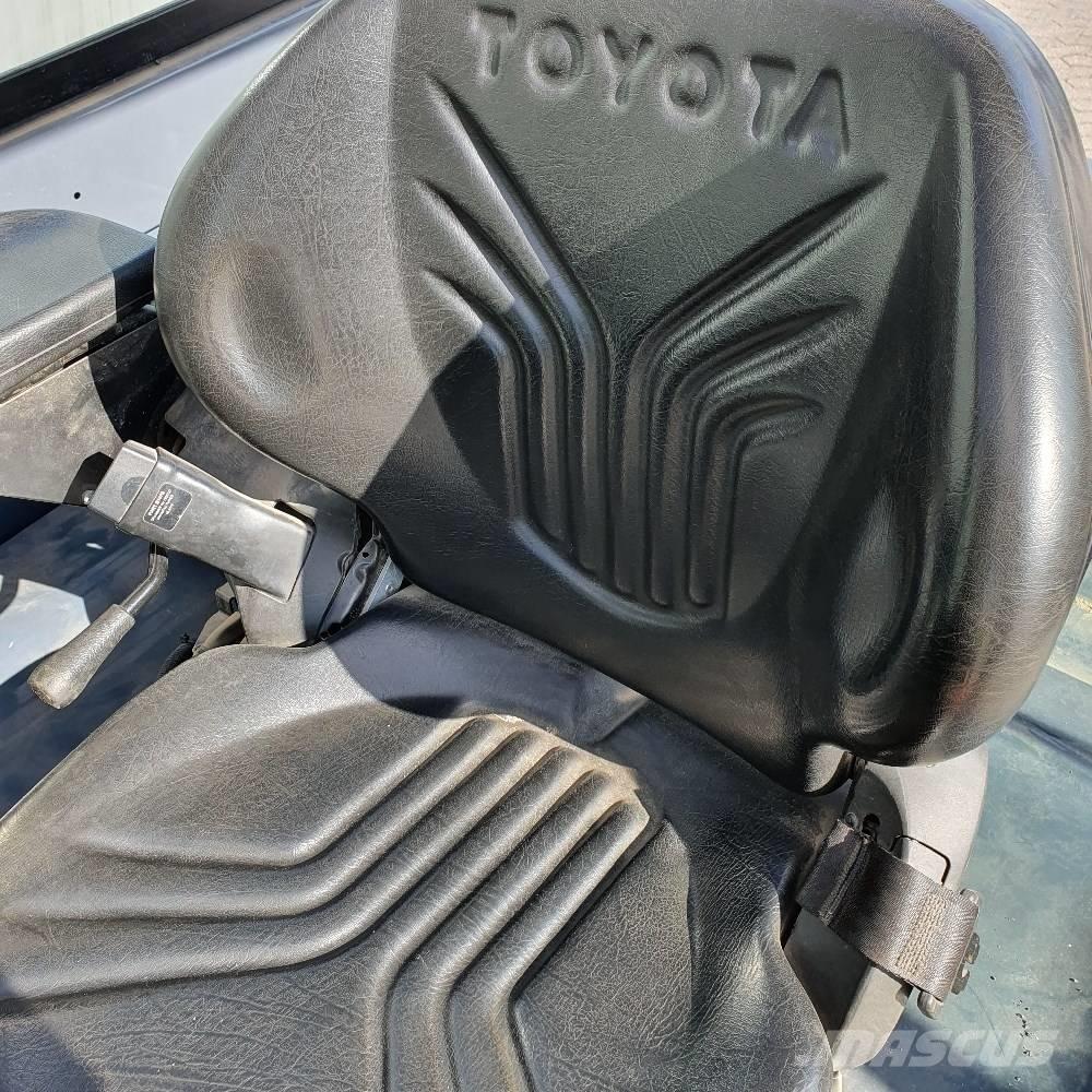 Toyota Traigo 80 バッテリーフォークリフト