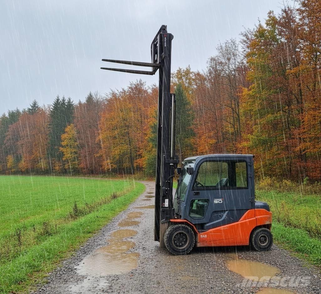 Toyota Traigo 80 バッテリーフォークリフト