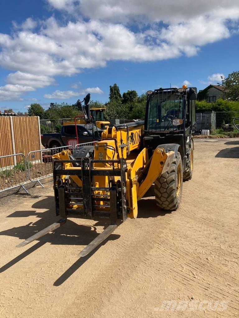 JCB 535 V 125 テレスコーピックハンドラー