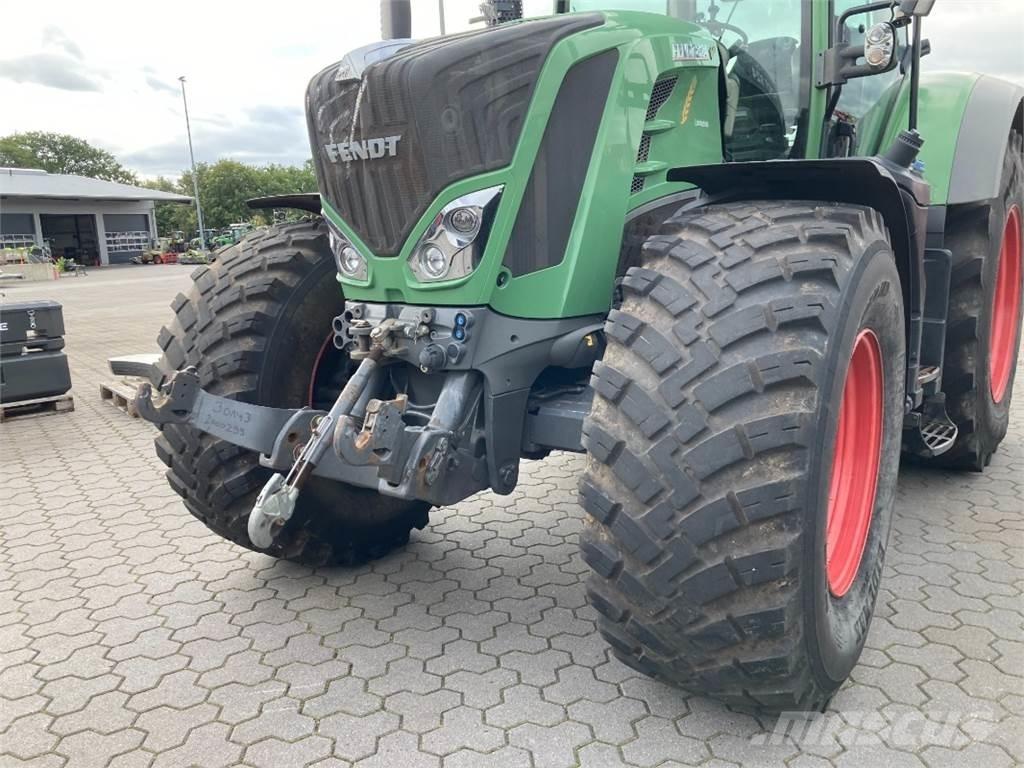 Fendt 824 Vario S4 トラクター