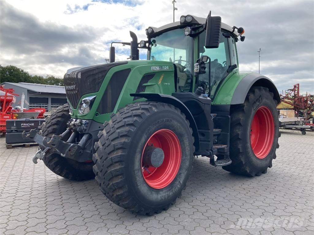 Fendt 824 Vario S4 トラクター