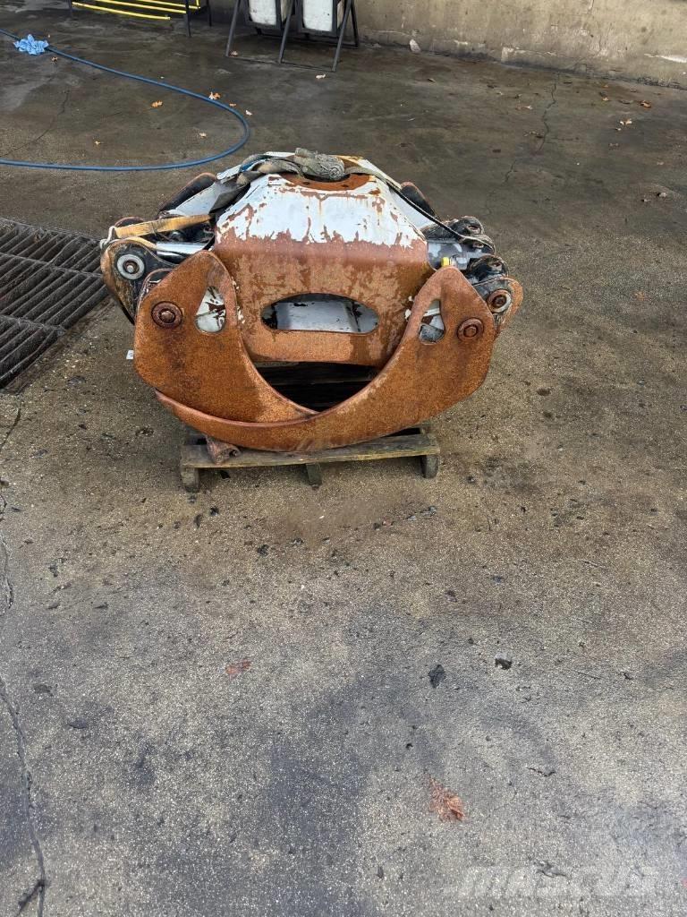 Komatsu G36 グラップル