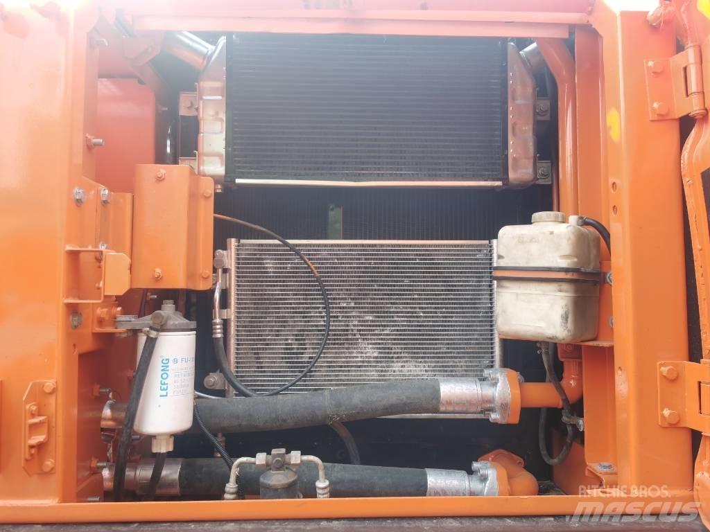Doosan DX 225 LC 大型油圧ショベル12t以上（パワーショベル・ユンボ）