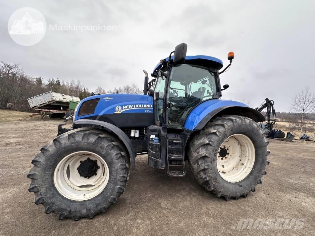 New Holland T 7.185 トラクター