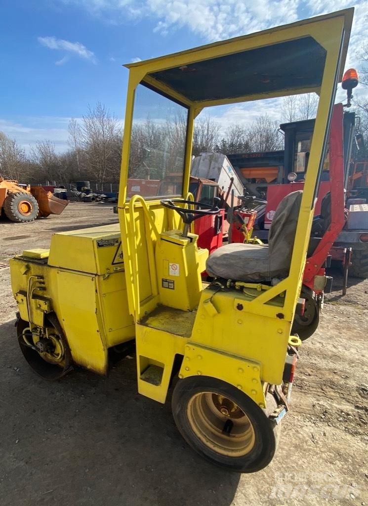Bomag BW 100 AC コンバインドローラ