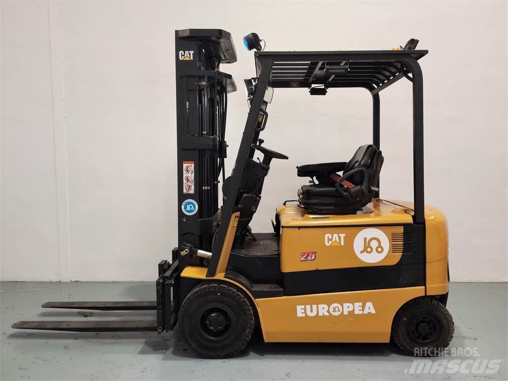 CAT EP25K PAC バッテリーフォークリフト