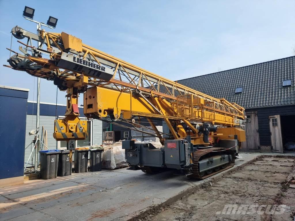 Liebherr 32 TTR クローラクレーン