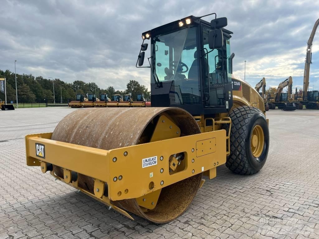 CAT CS 54 B 振動ローラ