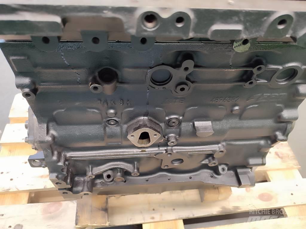Iveco F4GE engine エンジン
