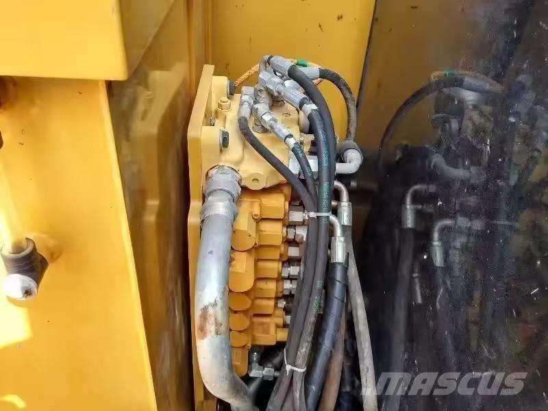 CAT 306 E2 ミニ油圧ショベル 7t以下（ミニユンボ・ミニディガー）
