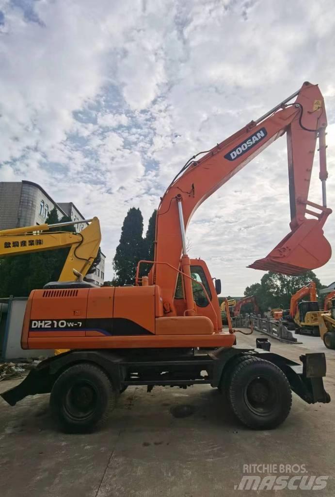 Doosan DH 210 W-7 ホイール式油圧ショベル（パワーショベル・ユンボ・バックホー）