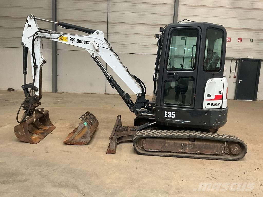 Bobcat E 35 ミニ油圧ショベル 7t以下（ミニユンボ・ミニディガー）