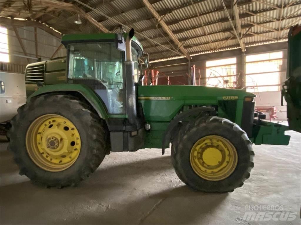 John Deere 8200 トラクター
