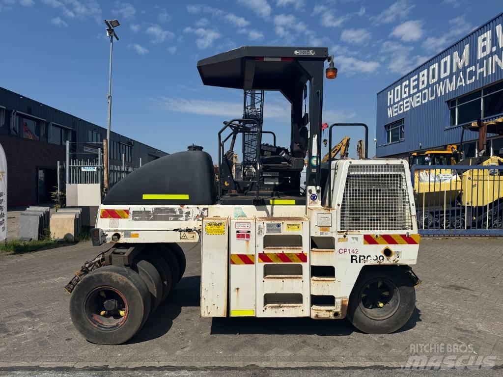 Dynapac CP 142 タイヤローラ